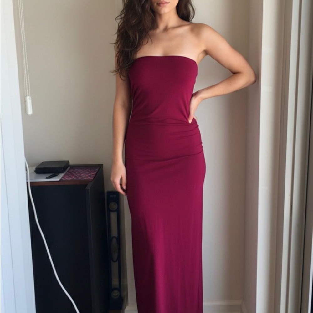 Elegant Strapless Burgundy Dress